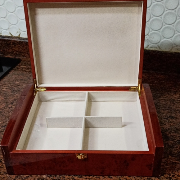 Wooden Box - Picture 10 of 11